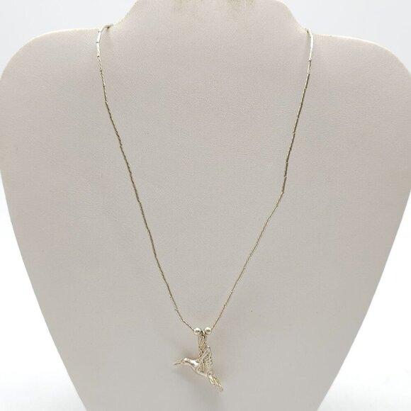 Sterling Silver Hummingbird Necklace With Intricate Detailing Tube Chain - Picture 1 of 8